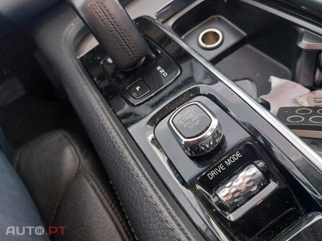 Volvo XC90 2.0 T8 PHEV Momentum Plus AWD