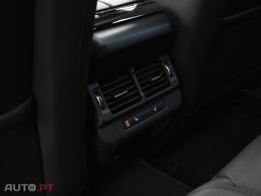 Land Rover Evoque 1.5 P300e AWD R-Dynamic SE Auto