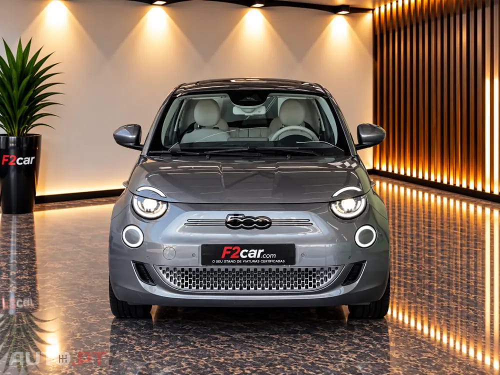 Fiat 500e La Prima