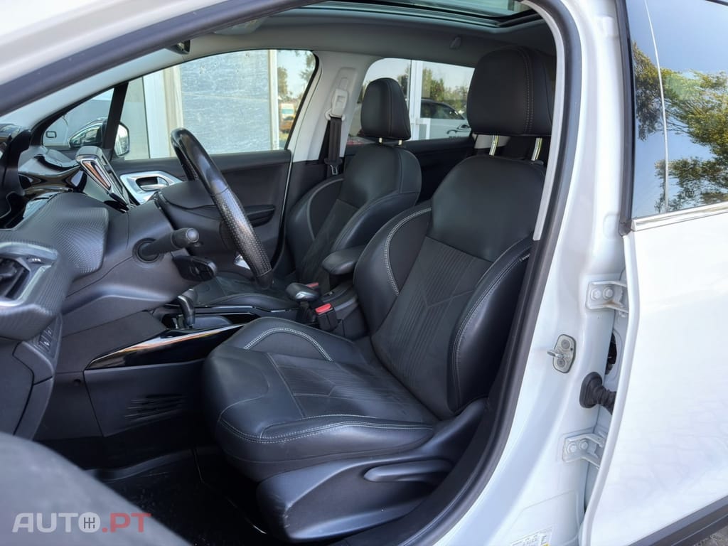 Peugeot 2008 1.2 PureTech Crossway EAT6