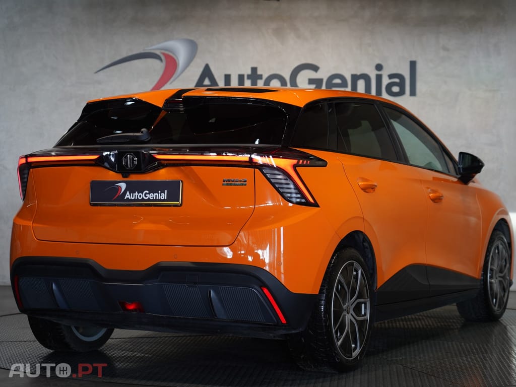 MG MG4 64 kWh Luxury