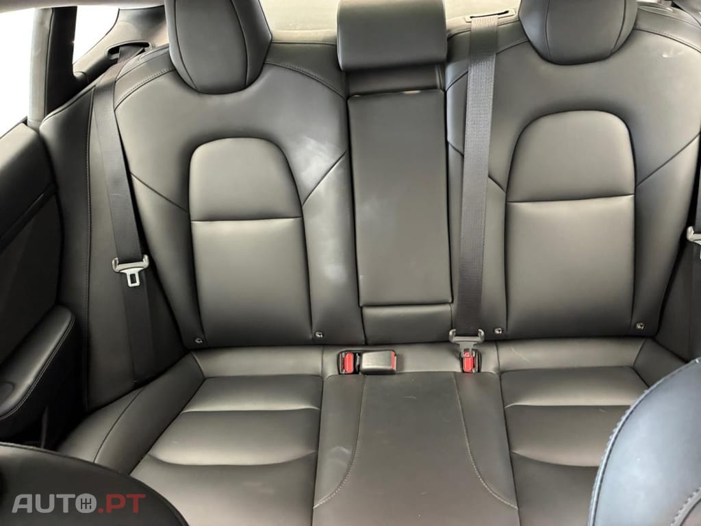 Tesla Model 3 Standard Range Plus RWD