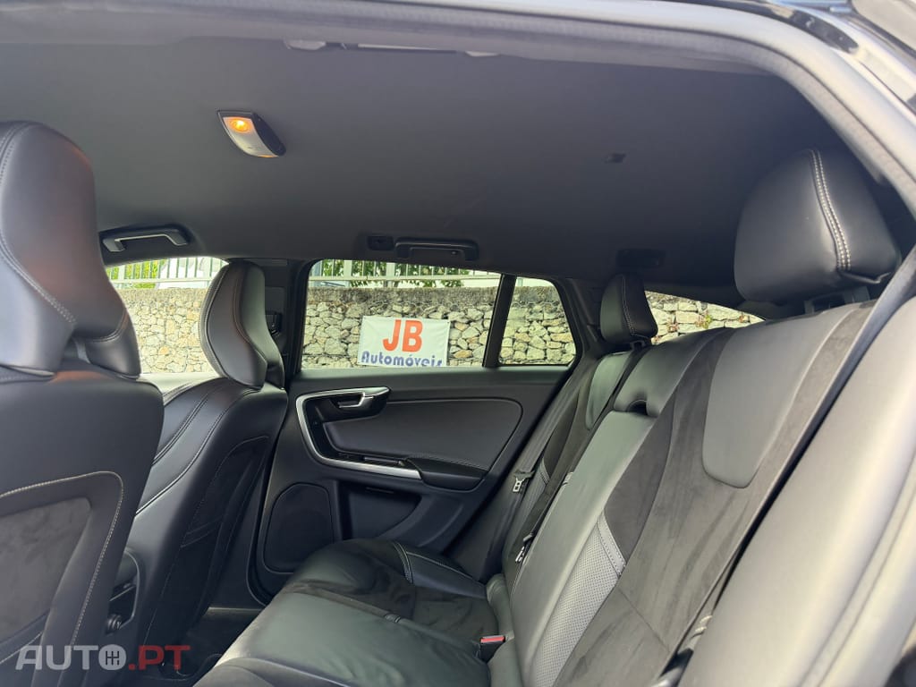 Volvo V60 2.0 D3 R-Design