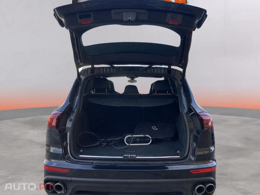 Porsche Cayenne S E-Hybrid