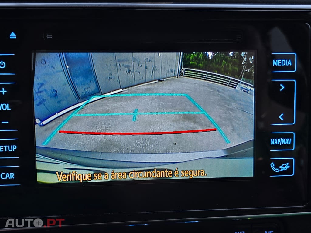 Toyota Auris Touring Sports 1.8HSD SQUARE COLLECTION