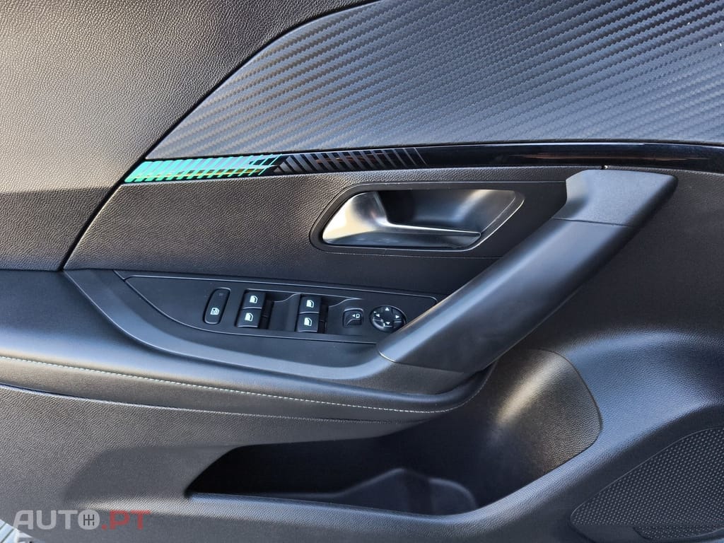 Peugeot 2008 1.2 PureTech Allure Pack