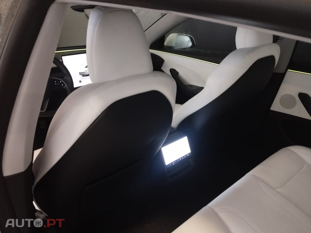 Tesla Model 3 Standard Range Plus RWD