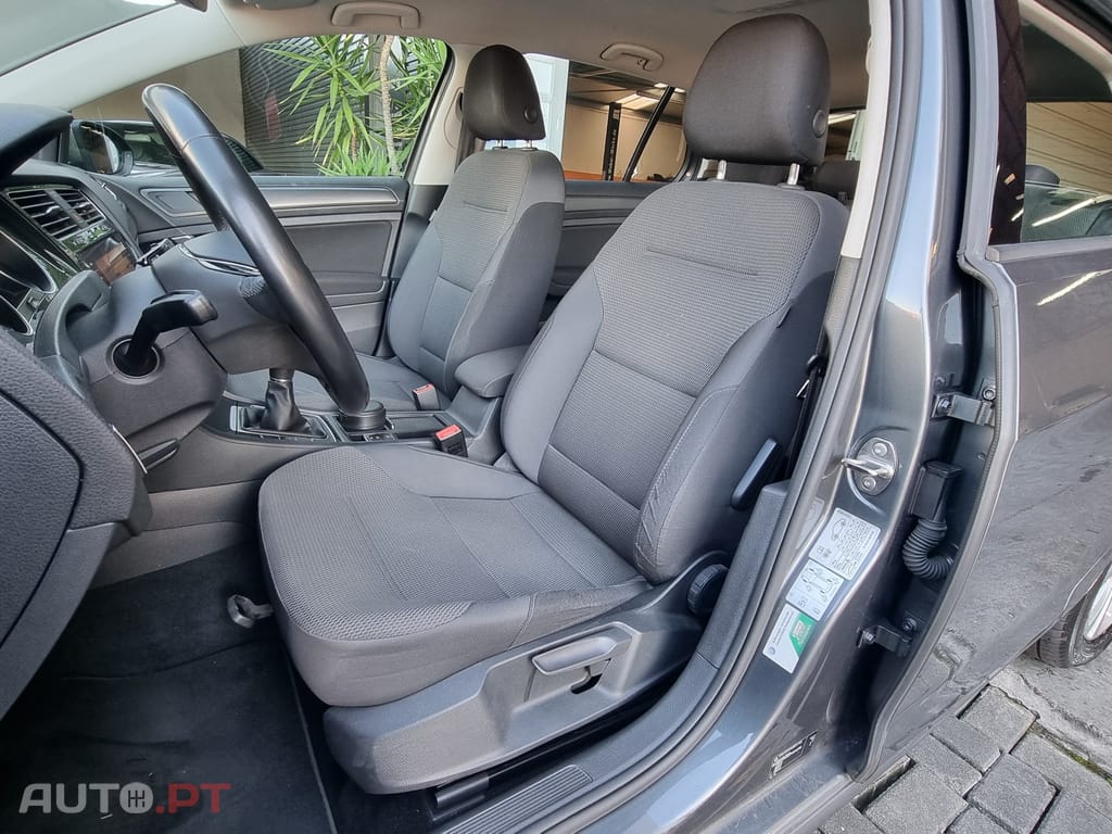 Volkswagen Golf 1.0 TSI Confortline