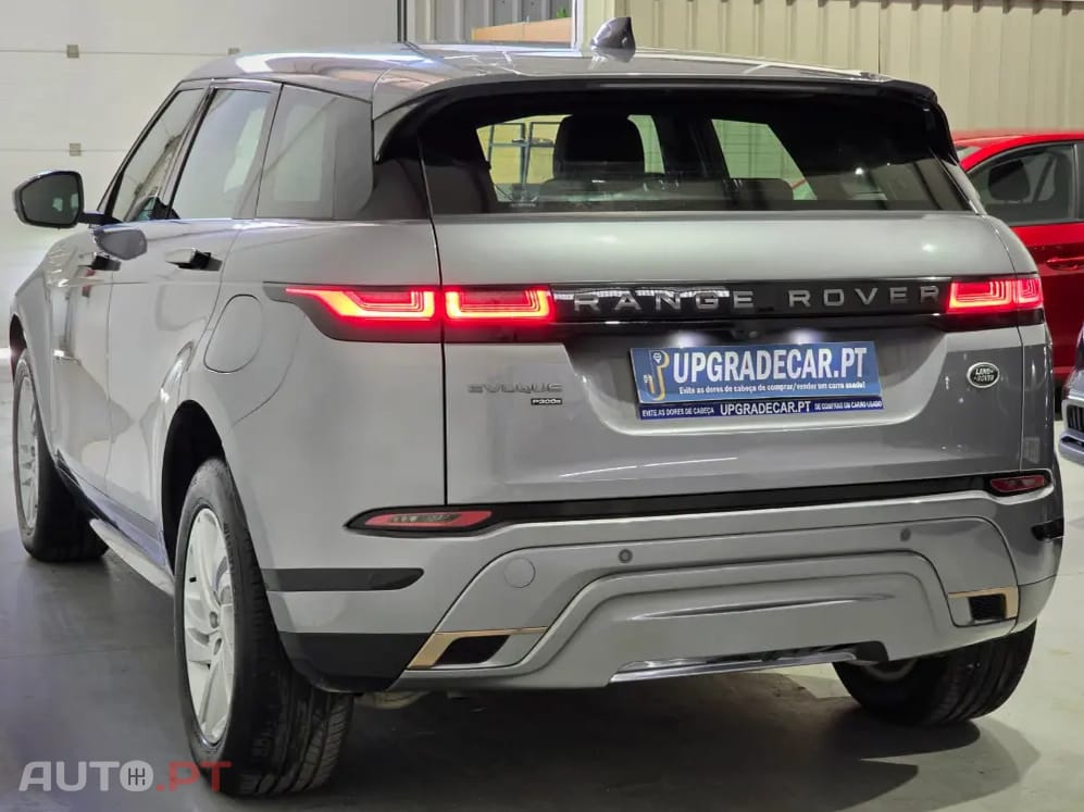 Land Rover Evoque P300e R-Dynamic