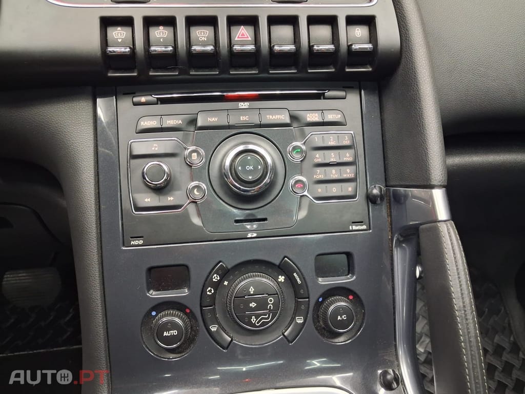 Peugeot 3008 2.0 HDi Hybrid4 Limited Edition — fotografia 17