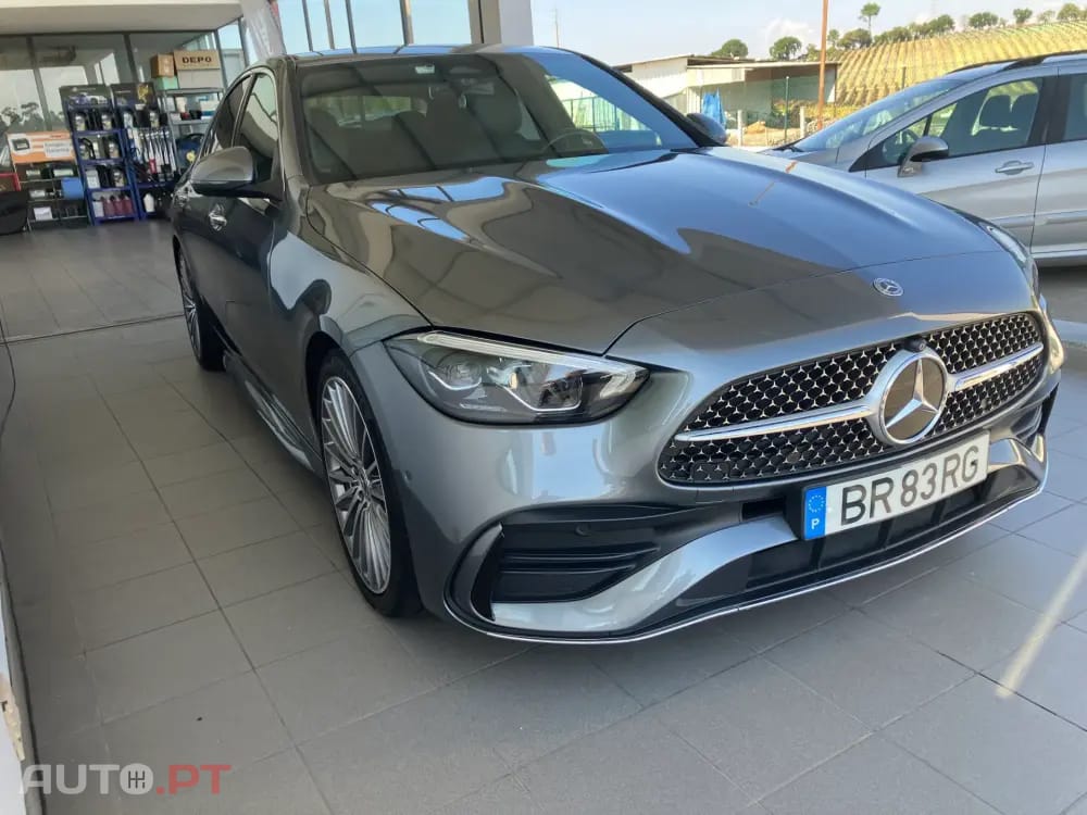 Mercedes-Benz C 180 BERLINA HB+AUTO AMG+360+PELE+J19