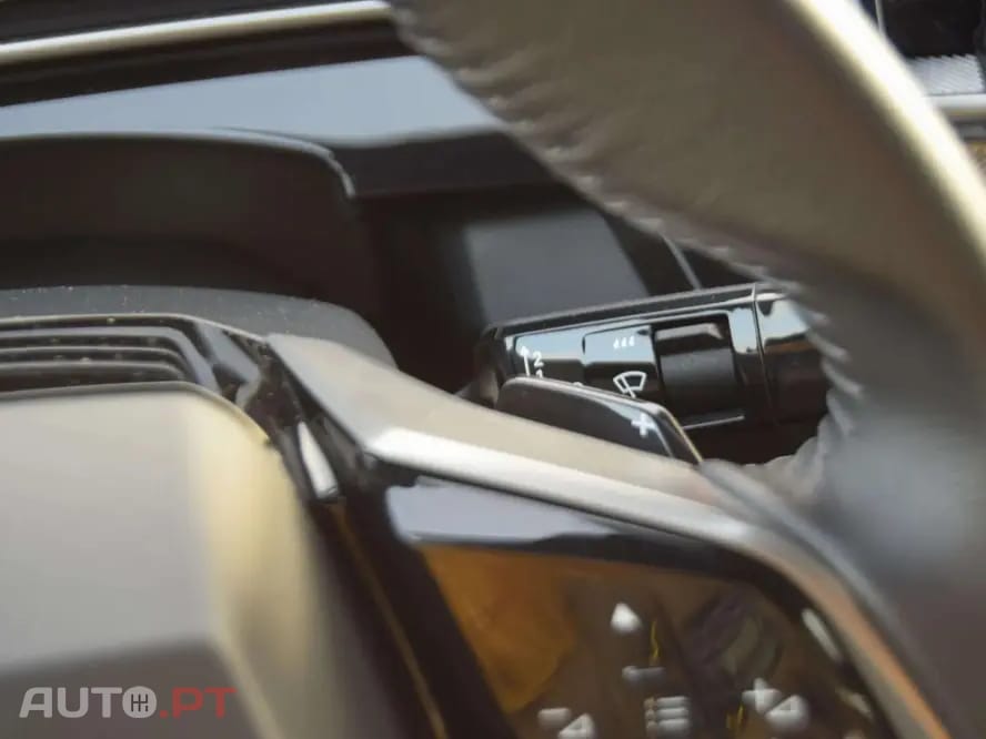 Peugeot 3008 1.2 Hybrid Allure e-DCS6