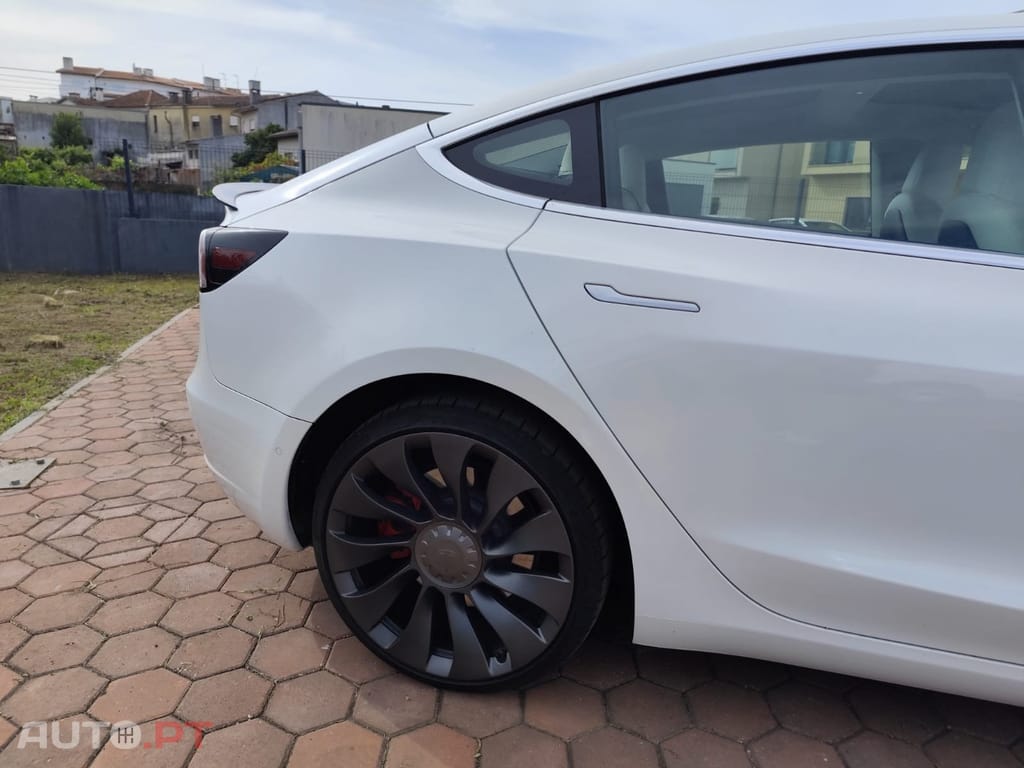 Tesla Model 3 Performance Dual Motor AWD