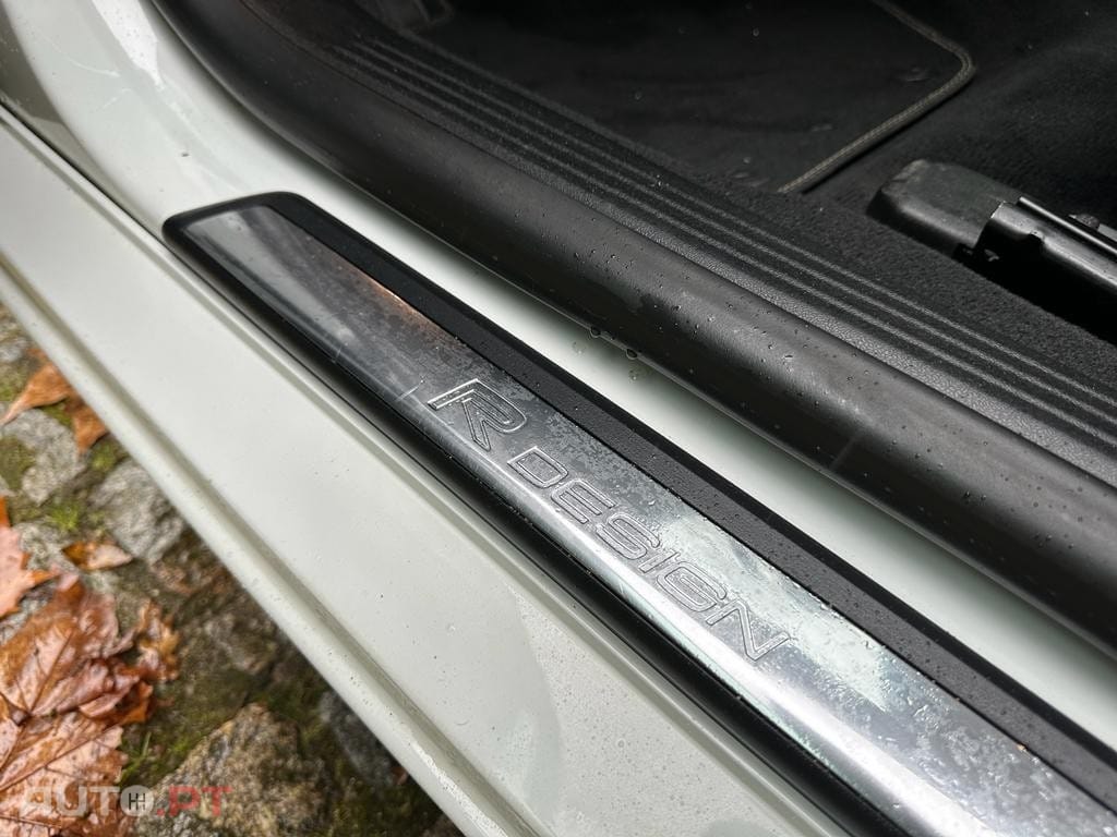 Volvo V40 2.0 D3 R-Design