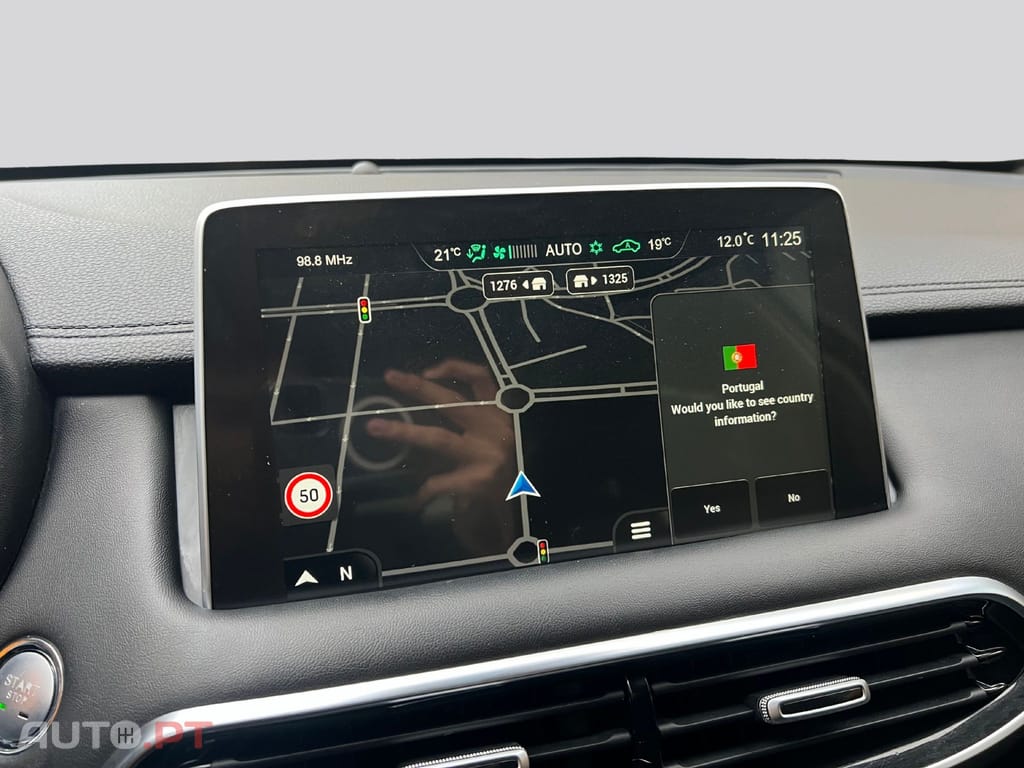 MG EHS PHEV Hybrid Luxury