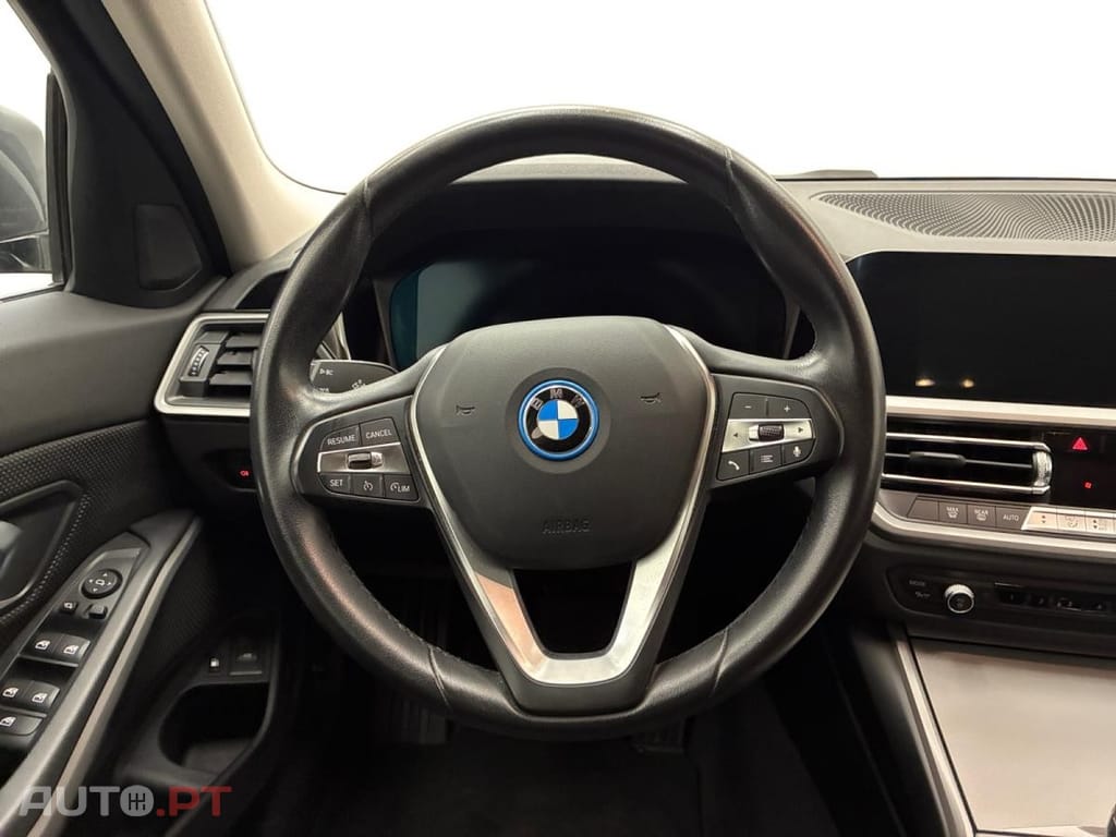 BMW 320 Touring xDrive Design Business