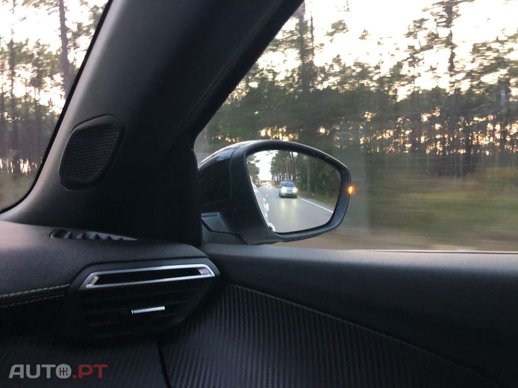 Peugeot E-2008 50 kWh GT