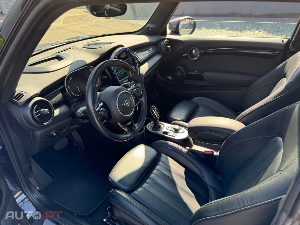 MINI Cooper Cooper SE