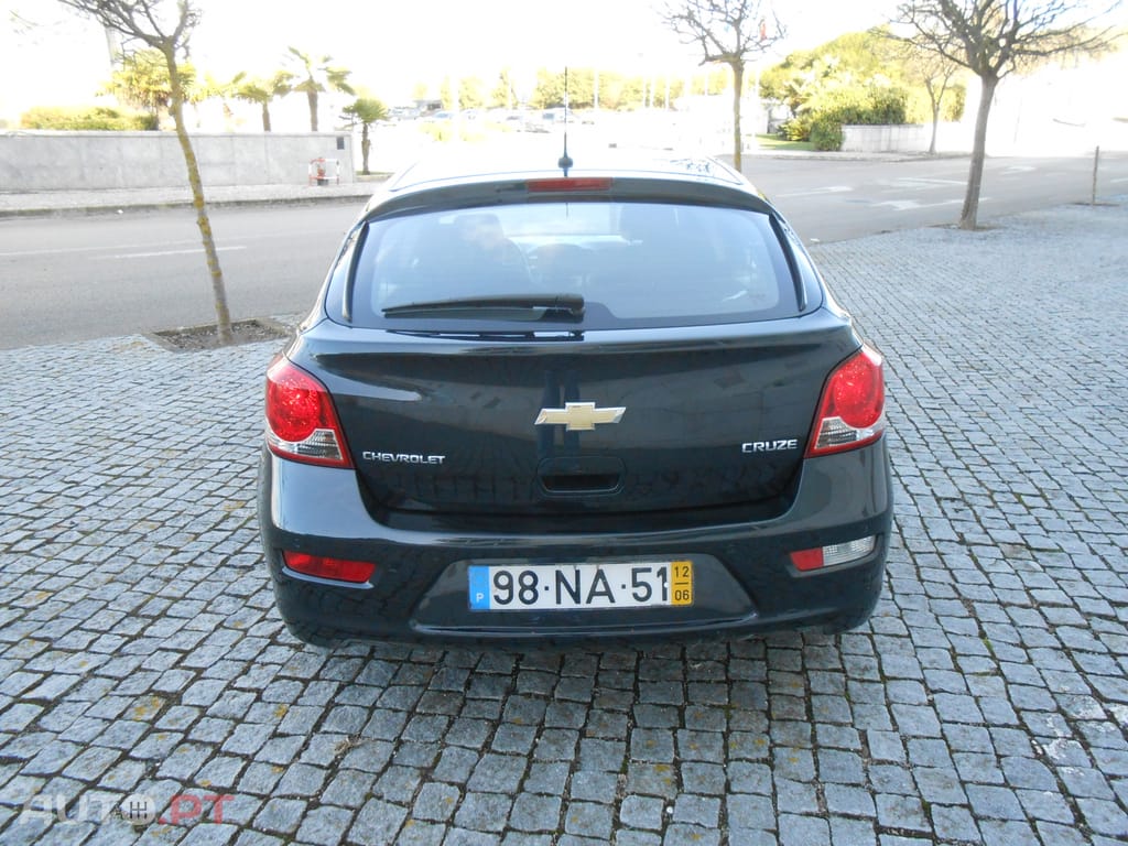 Chevrolet Cruze 1.6 I LT