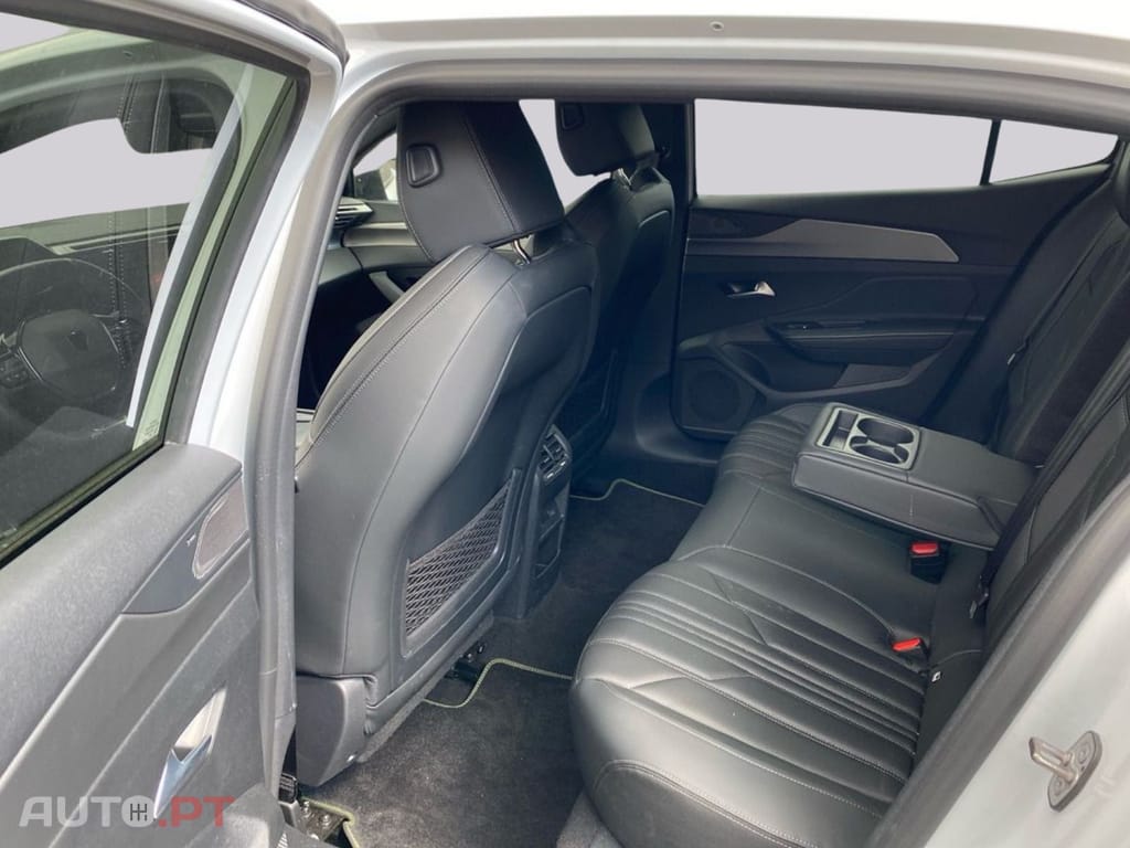Peugeot 408 GT EAT8
