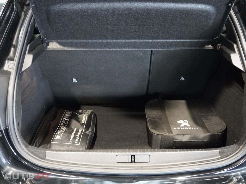 Peugeot E-208 50 kWh Active Pack