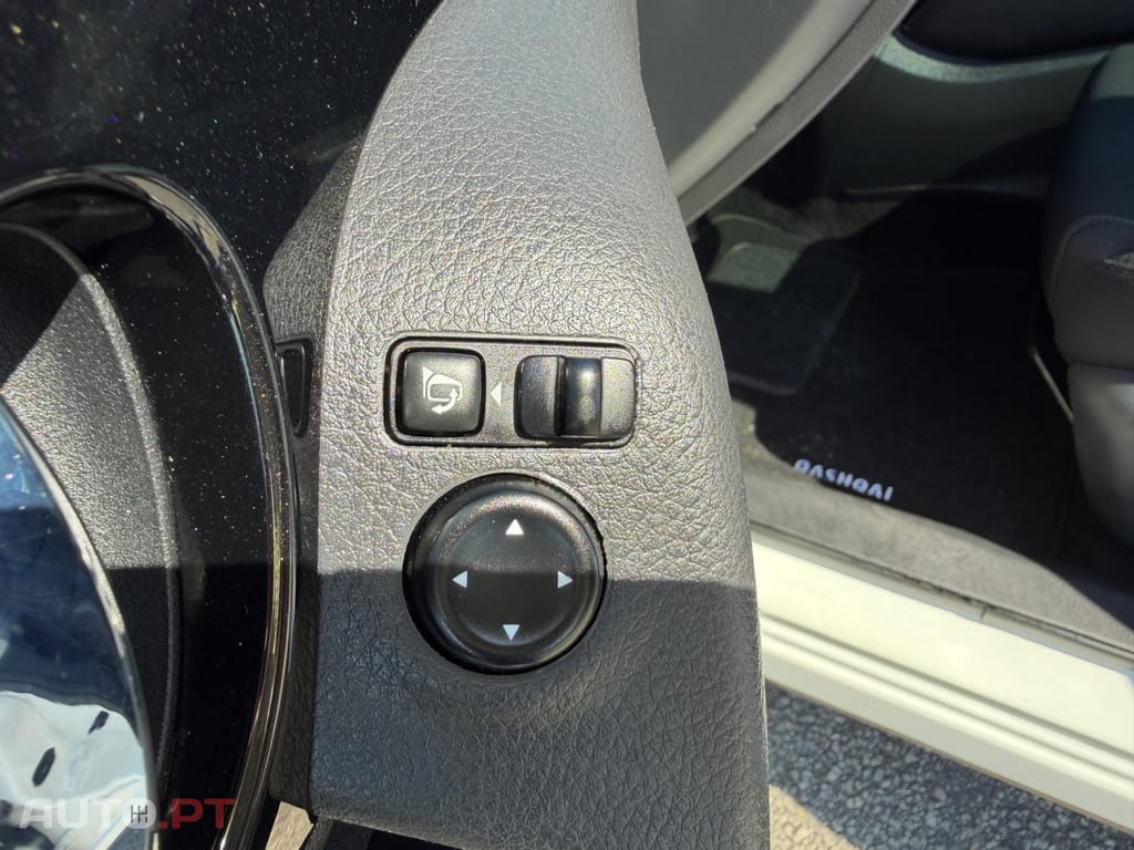 Nissan Qashqai 1.3 DIG-T N-Connecta J18 Led
