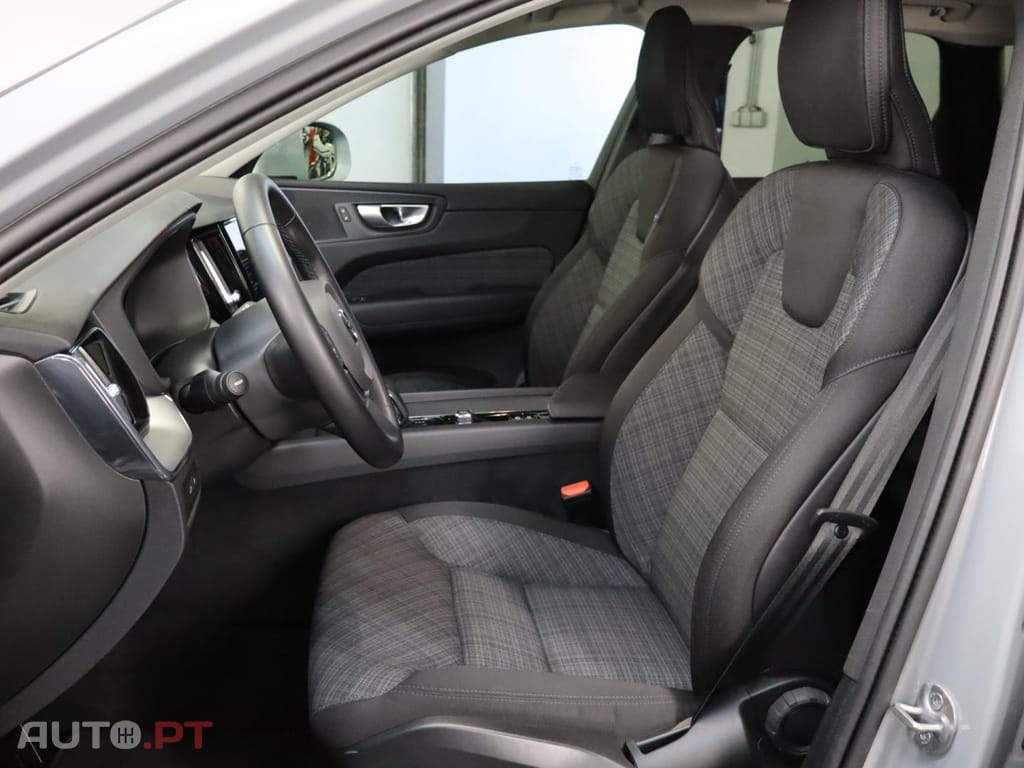 Volvo XC60 2.0 T6 PHEV Core AWD