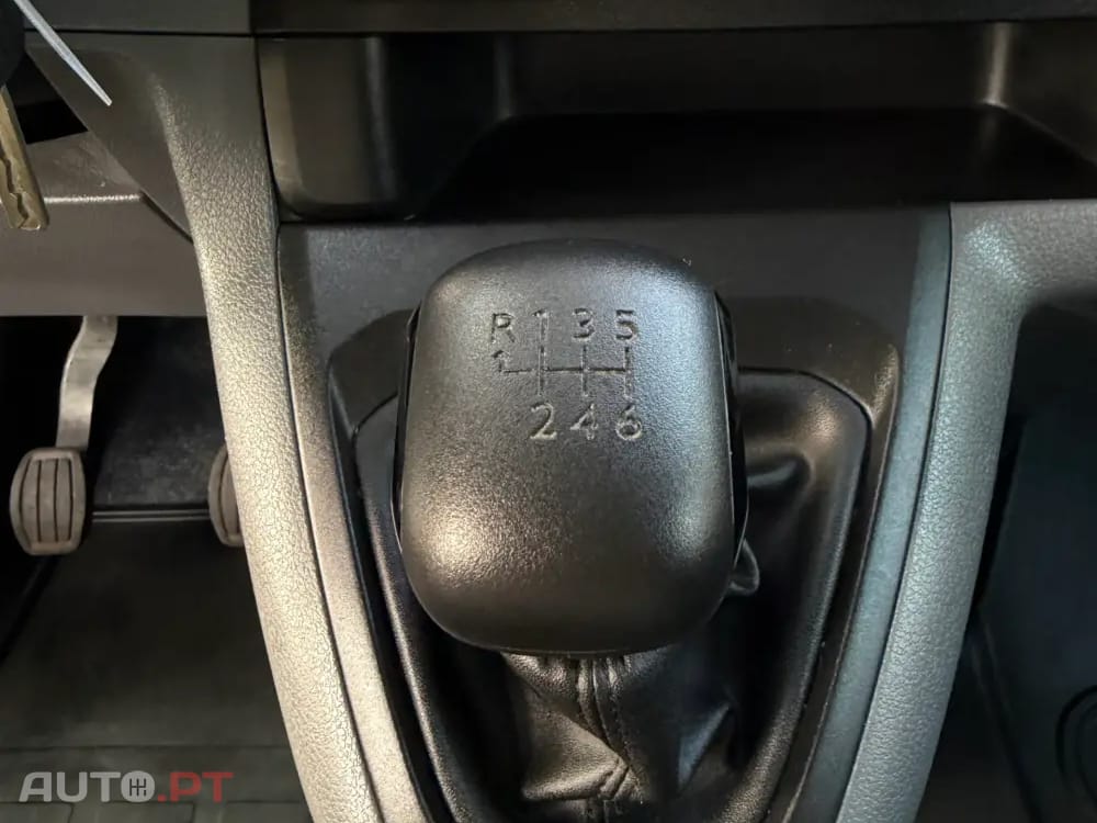 Peugeot Expert 1.5 BlueHDi L2H1 Semi-Vidrado