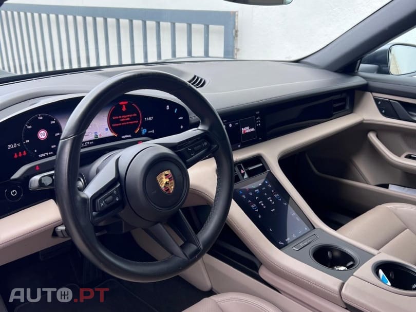 Porsche Taycan 4