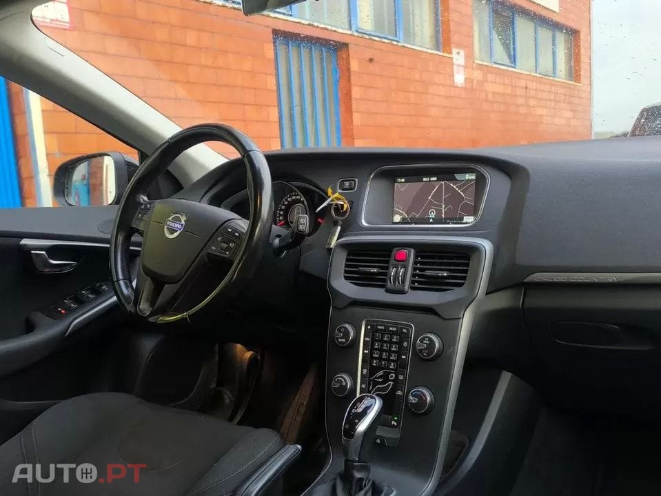 Volvo V40 1.6 D2 Momentum Powershift Eco