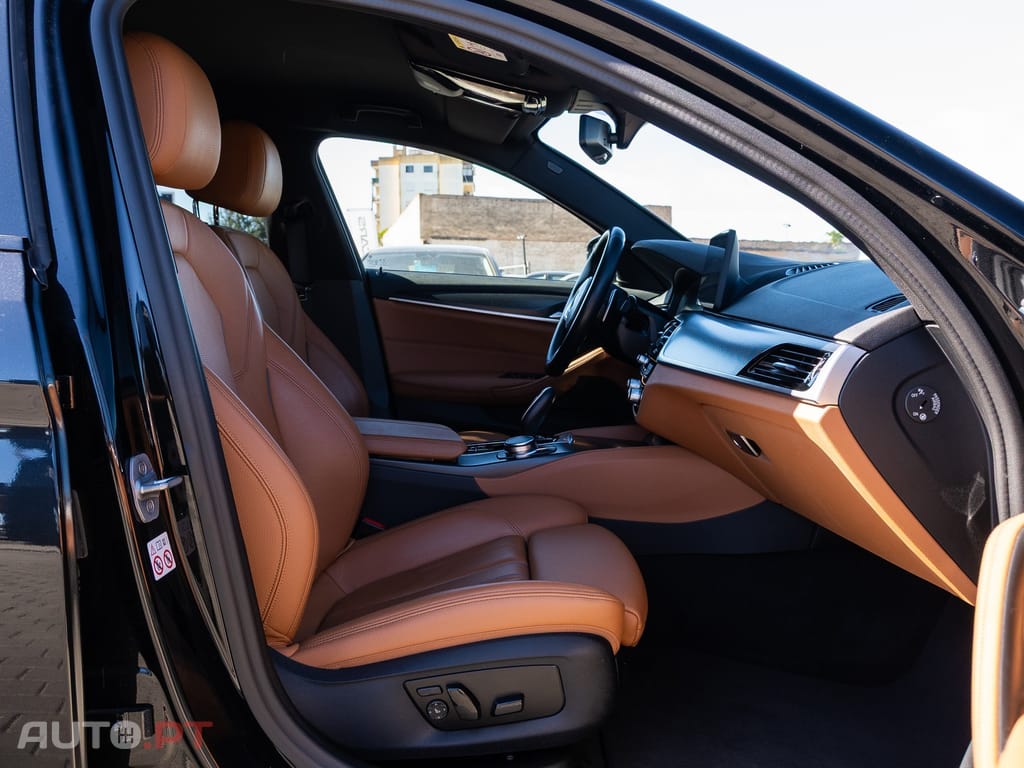 BMW 530 e Pack Desportivo M