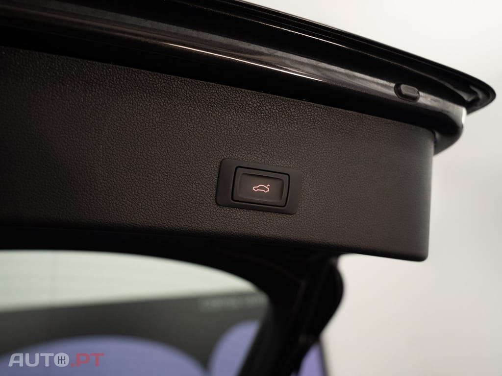 Audi A4 Avant 2.0 TDi S-line