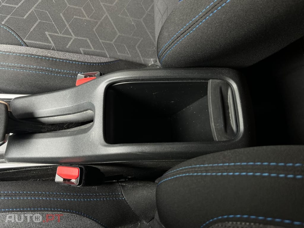 Peugeot 2008 1.2 e-VTi Style