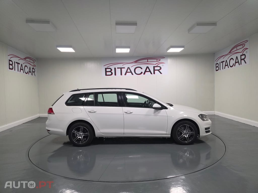 Volkswagen Golf 1.6 HDI CONFORTLINE