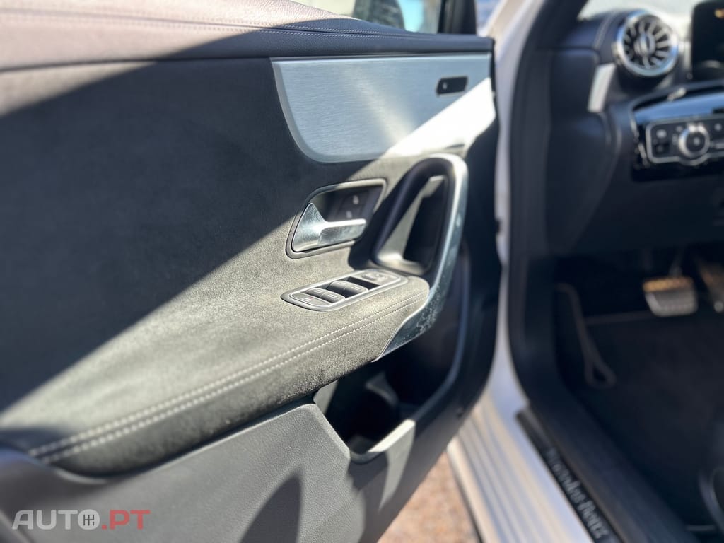 Mercedes-Benz A 250 e AMG Line
