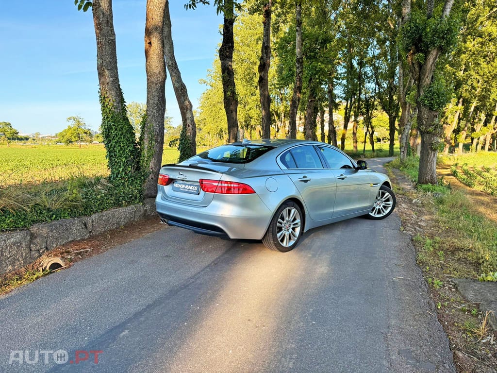 Jaguar XE 2.0 D Prestige Aut.