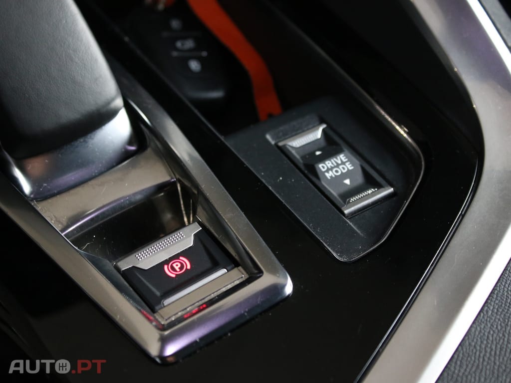 Peugeot 3008 1.6 Hybrid Allure Pack e-EAT8