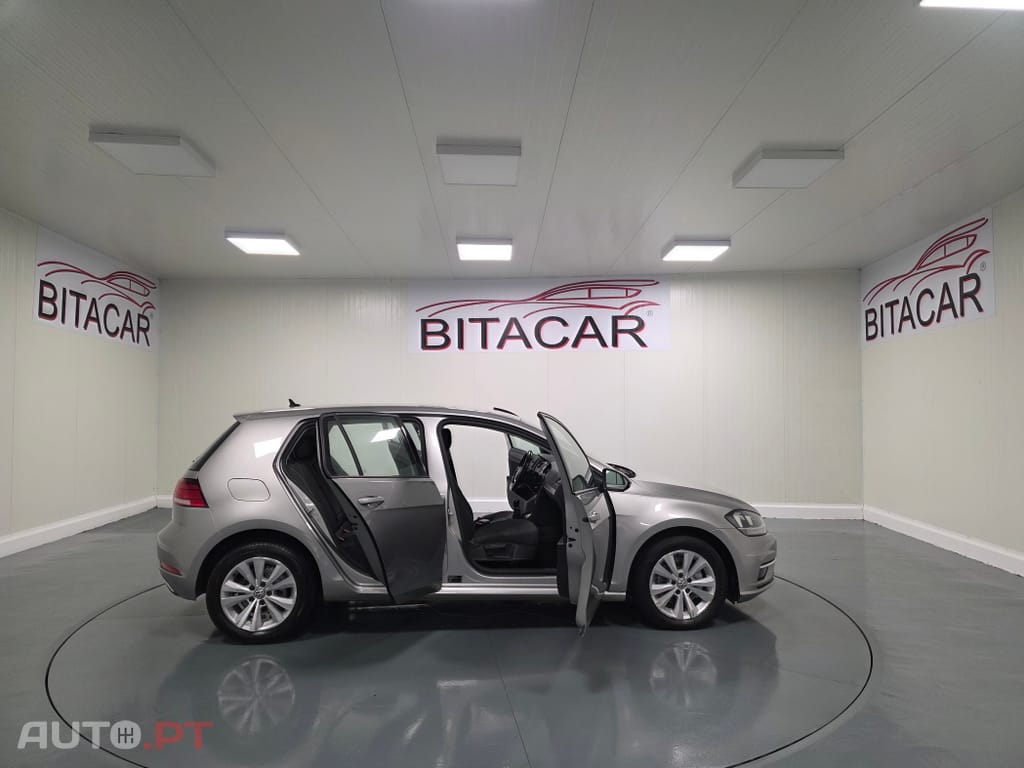 Volkswagen Golf 1.6 TDI Confortline