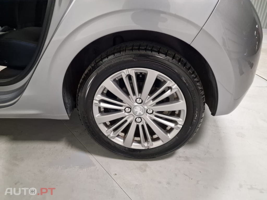 Peugeot 208 1.5 BLUEHDI 102CV SIGNATURE GPS CAMARA TRASEIRA