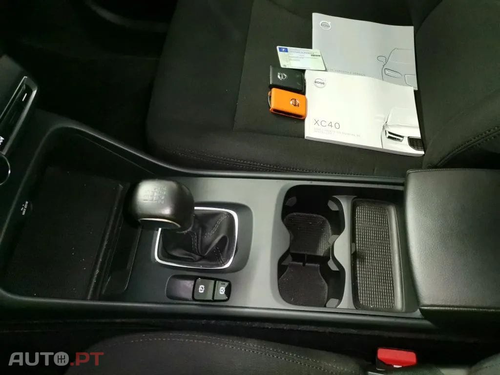 Volvo XC40 1.5 T2 Momentum