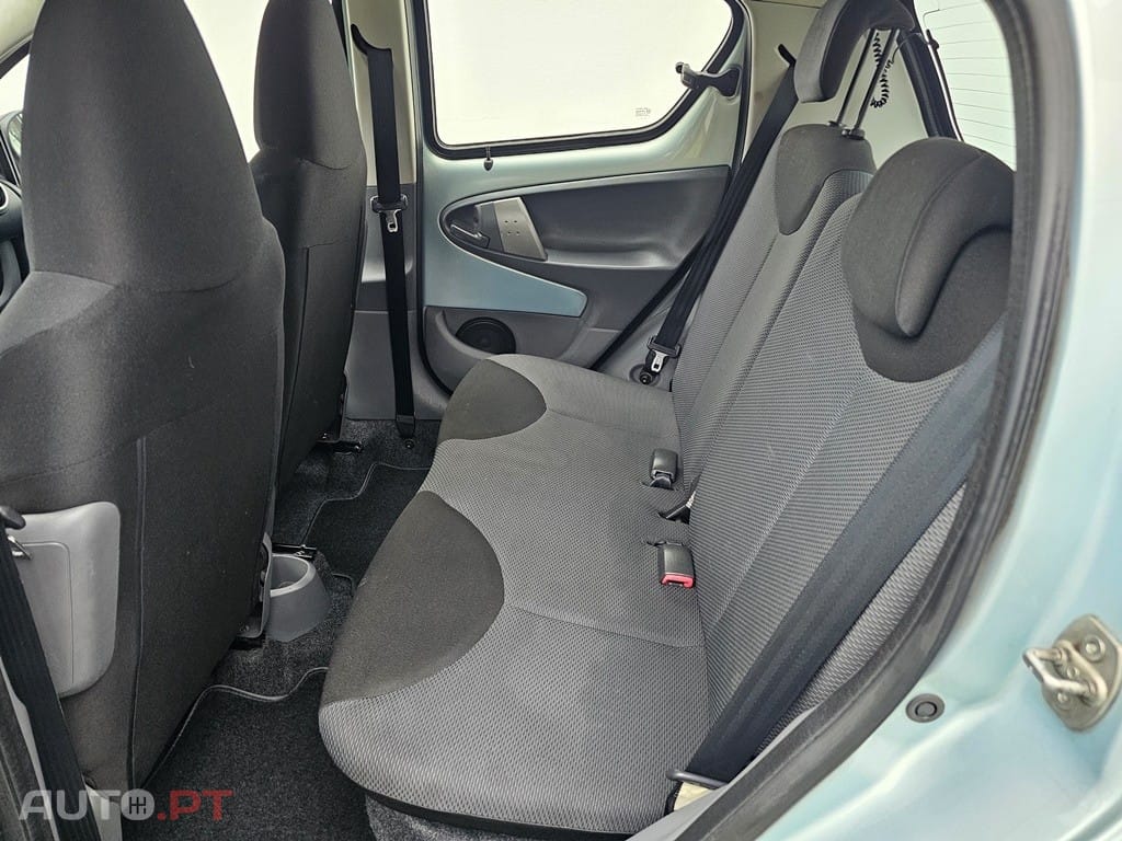 Toyota Aygo 1.0 + AC — fotografia 7