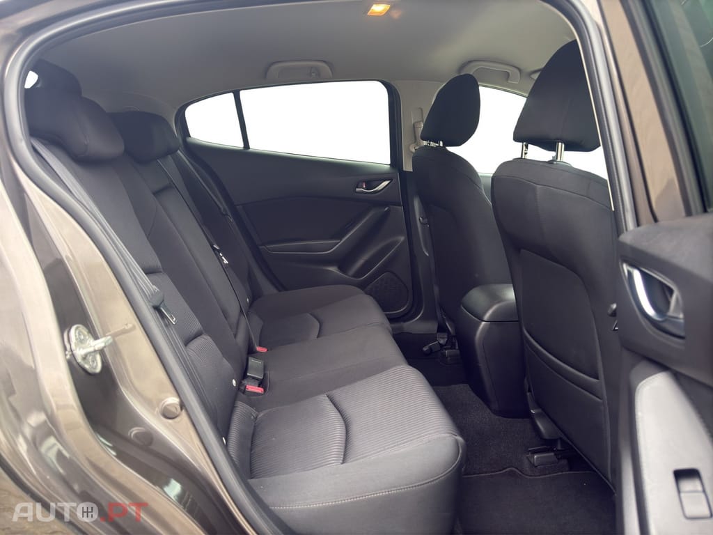 Mazda 3 1.5 Sky-D Excellence Pack HT Navi