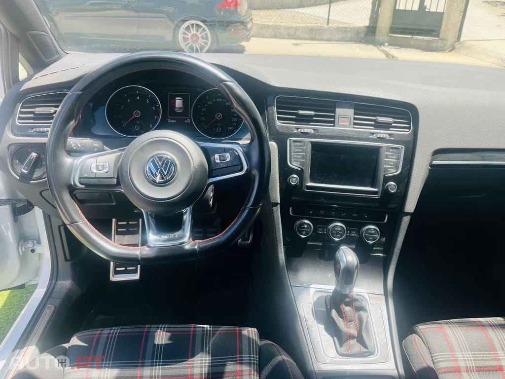 Volkswagen Golf GTI BlueMotion DSG