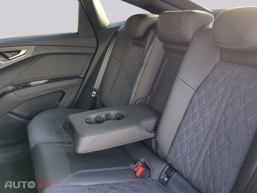 Audi Q4 E-Tron 50 Quattro I.V.A DEDUTIVEL