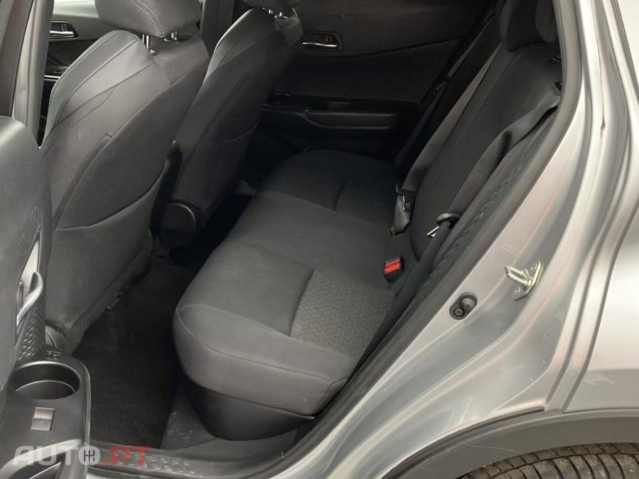 Toyota C-HR 1.8 Hybrid Square Collection