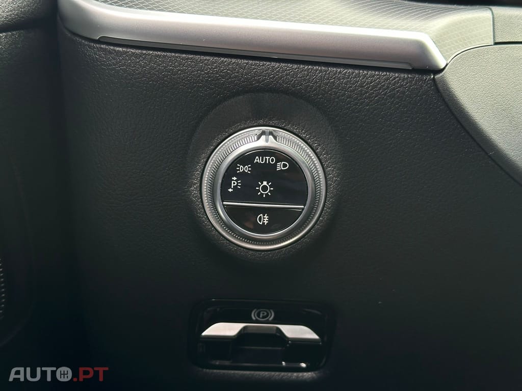 Mercedes-Benz C 300 e AMG Line