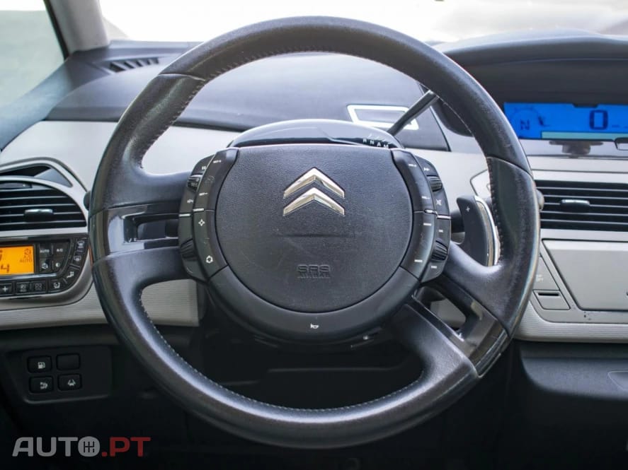 Citroen C4 Picasso Outro