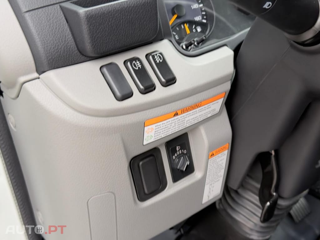 Mitsubishi Canter 3 S 15 TRI-BASCULANTE