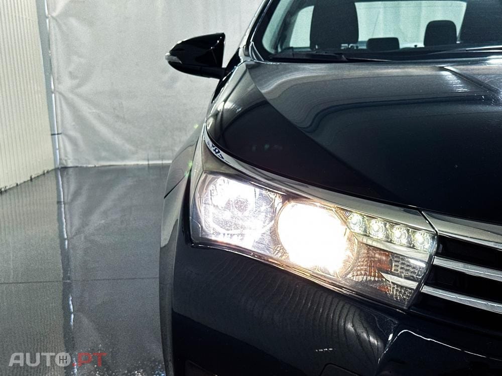 Toyota Corolla 1.4 D-4D Exclusive +Navi MM