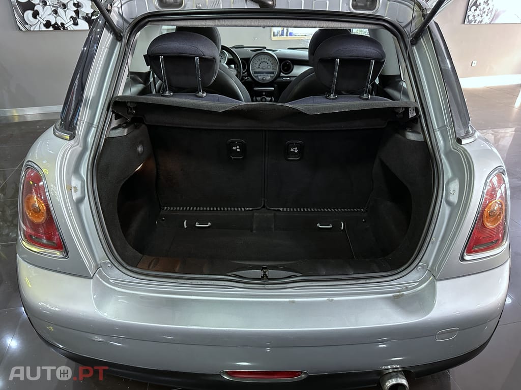 MINI Cooper Cooper R56